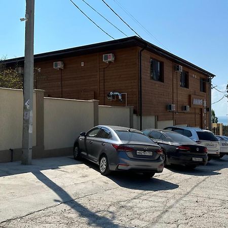 Лилия Hotel Gudauta Kültér fotó